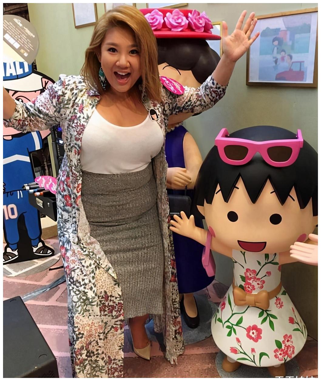 在没有继承财产之前,郑欣宜就能够在娱乐圈闯出自己的天地,投资赚钱也