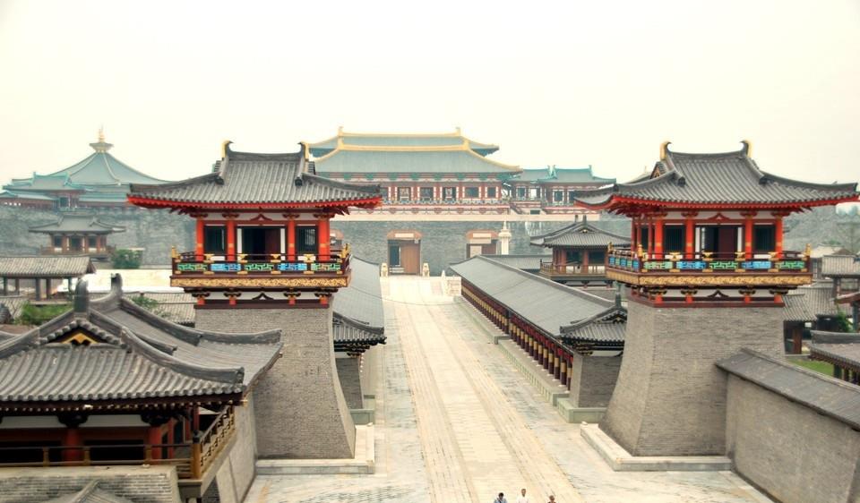 想看看拍摄电影电视剧的唐朝影视基地吗