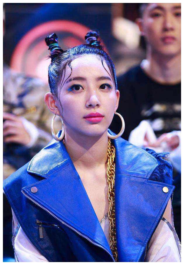 快乐女声的李斯丹妮曾被蔡国庆看好乘风破浪努力提高自己