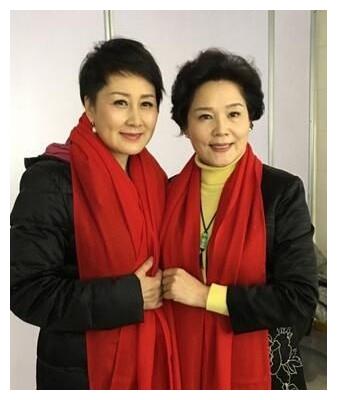 而在这个电视剧之外,郑乾龙作为优秀演员,也是十分叫人喜欢,出身梨园