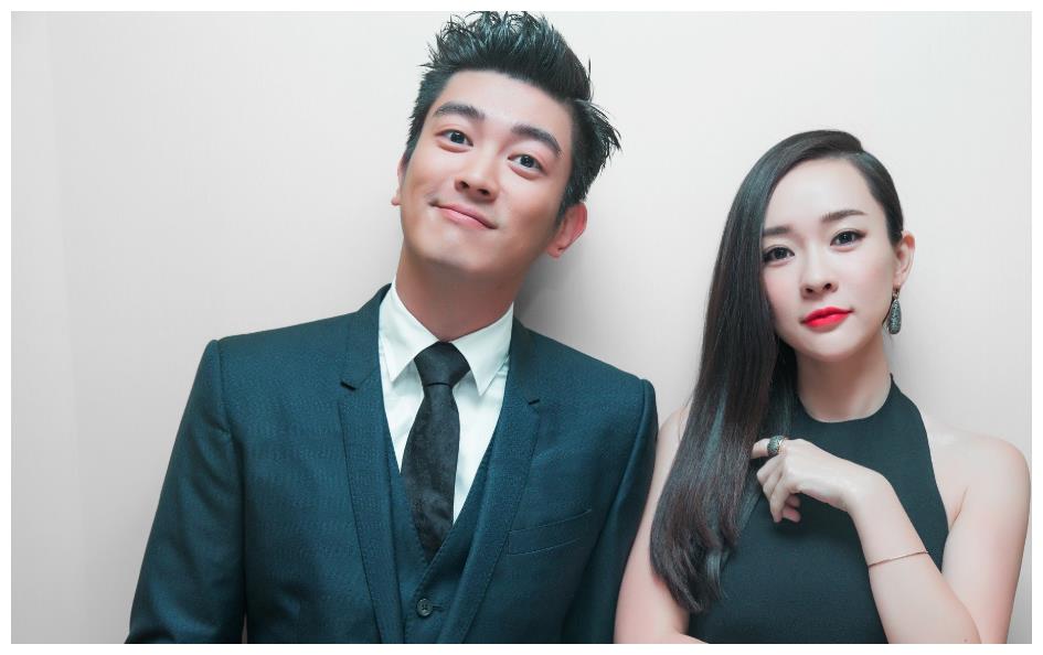 但也不都是像他们两个这样的,像是杜江和霍思燕,邓超和孙俪,袁咏仪和