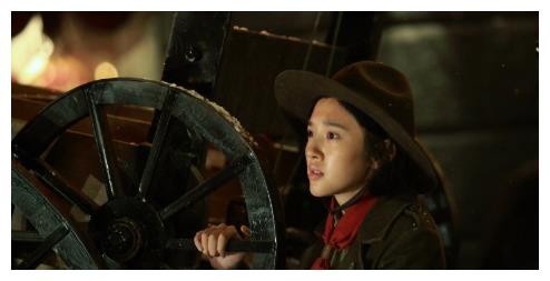 3,《八佰》之后,她不再只是"张若昀老婆"|八佰|唐艺昕|张若昀_新浪