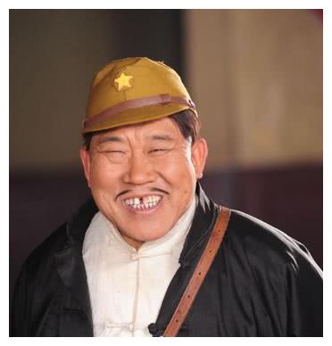 他是国家一级演员,因嘴歪演了一辈子坏人,女儿竟是我们熟悉的她