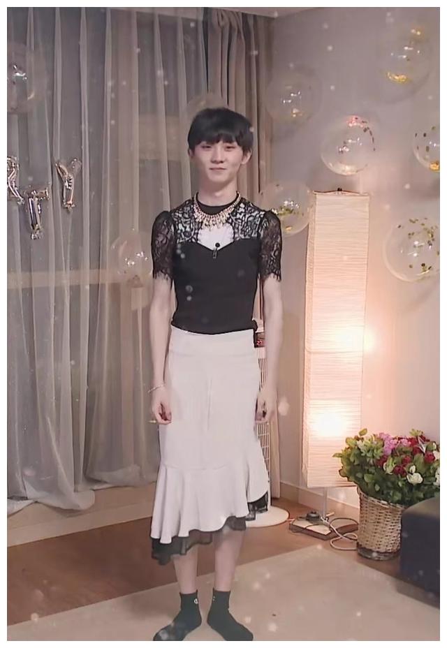 时代少年团女装正面公开时代少女团不是白叫的