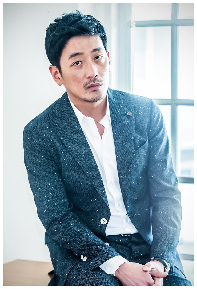 前篮球运动员,现综艺明星徐章勋以持有价值465亿韩元(约合4090万美元)