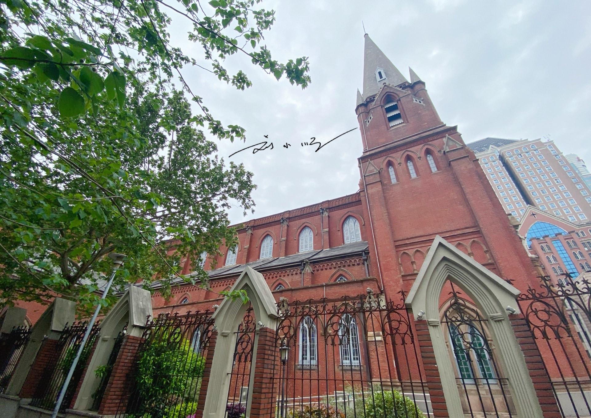 上海最美教堂,是全国重点文物保护单位,还被誉为"上海梵蒂冈"