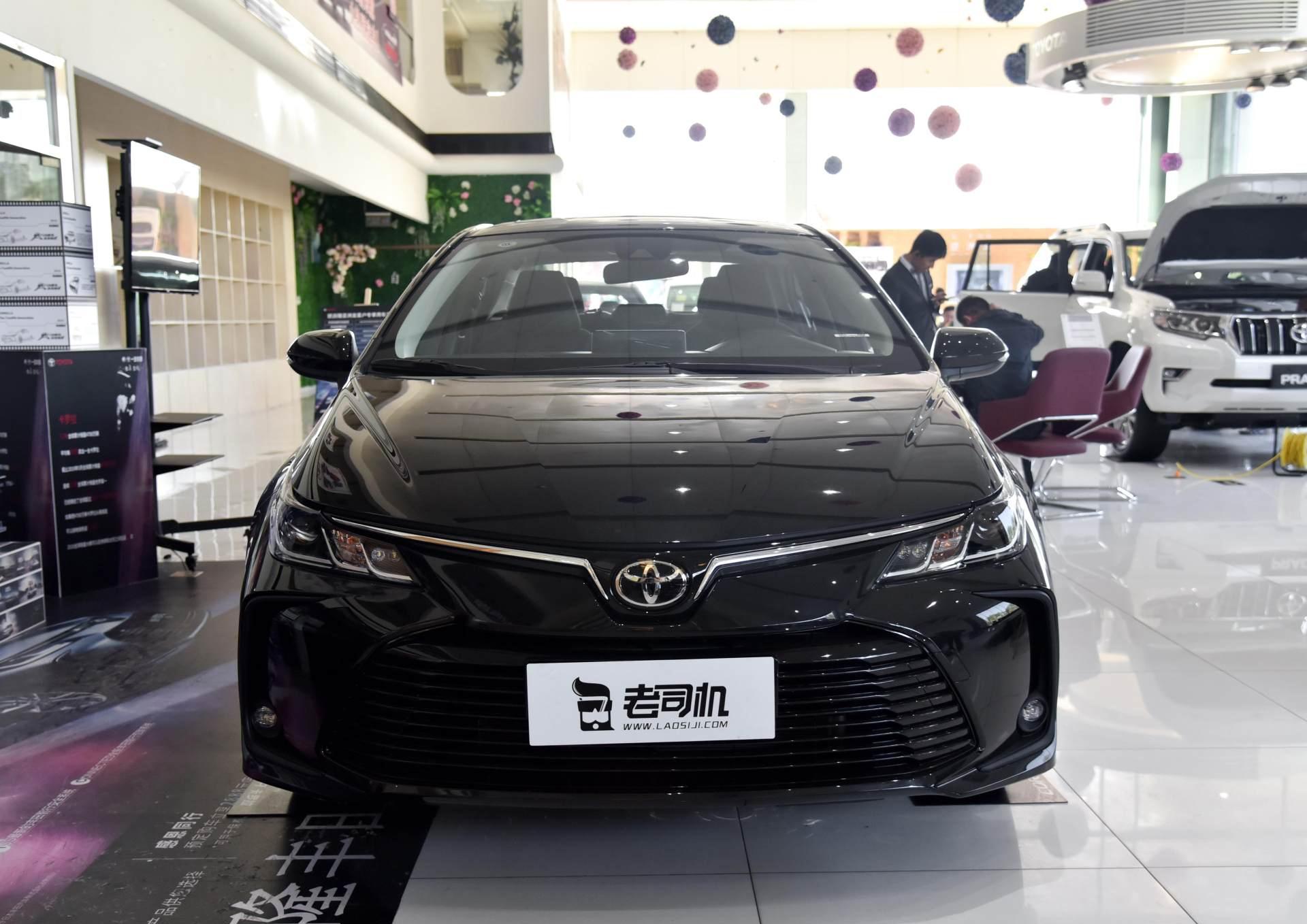 丰田再出王炸!颜值不输思域,混动油耗4.1l,成交价13万!