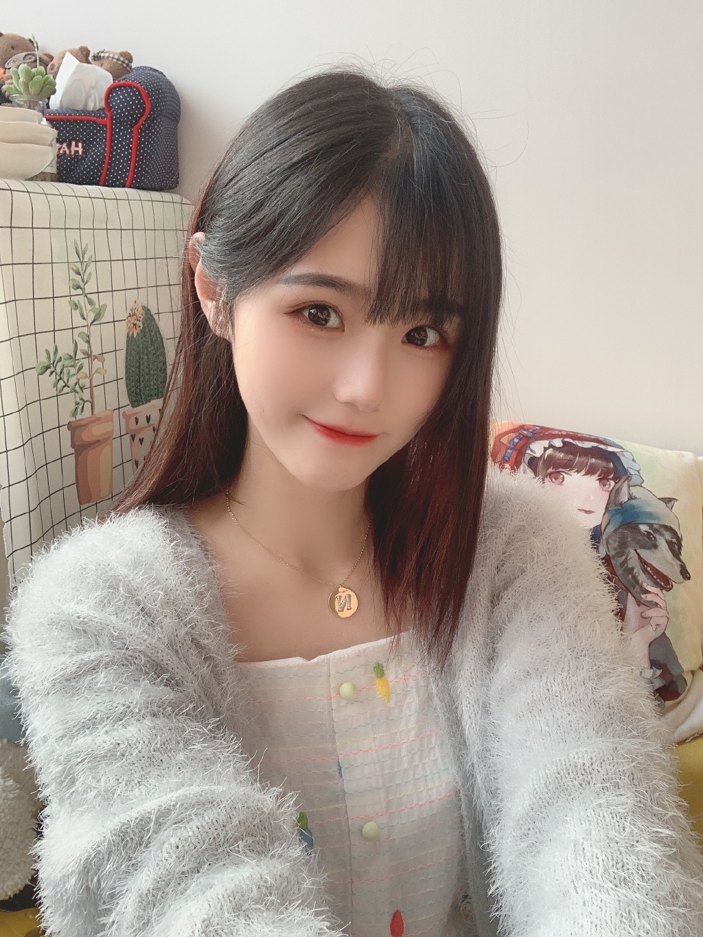 偶像美少女gnz48-卢静迷人写真美照欣赏_高清图集_新浪网