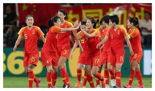 凌晨0点！足协做出争议决定：中国女足成大笑话，球迷骂声一片