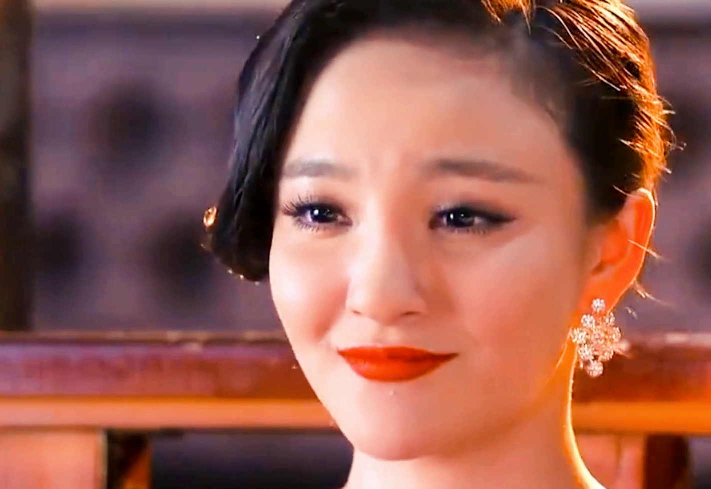 《步步惊心》演员刘雨欣美国求学,穿吊带自拍,曾被网络暴力抑郁