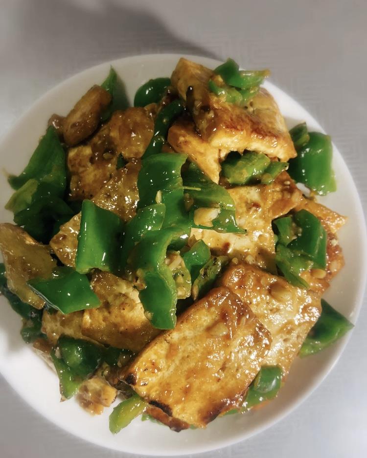 青椒炒豆腐,出奇的好吃