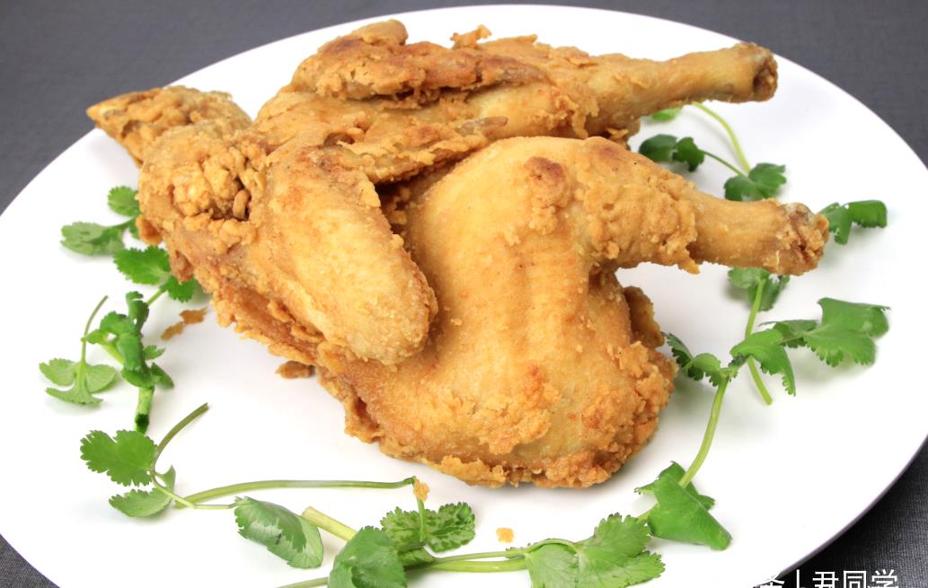 懒人炸鸡整只炸,3步火候控制,炸出外表酥脆肉质鲜嫩的鸡
