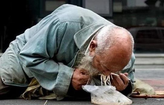 心理学:第一眼你觉得哪个乞丐是假的?测你的第六感到底准不准!