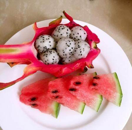教你做冰凉的西瓜水果拼盘,简单几步,让人食欲大增,降暑又解渴__财经