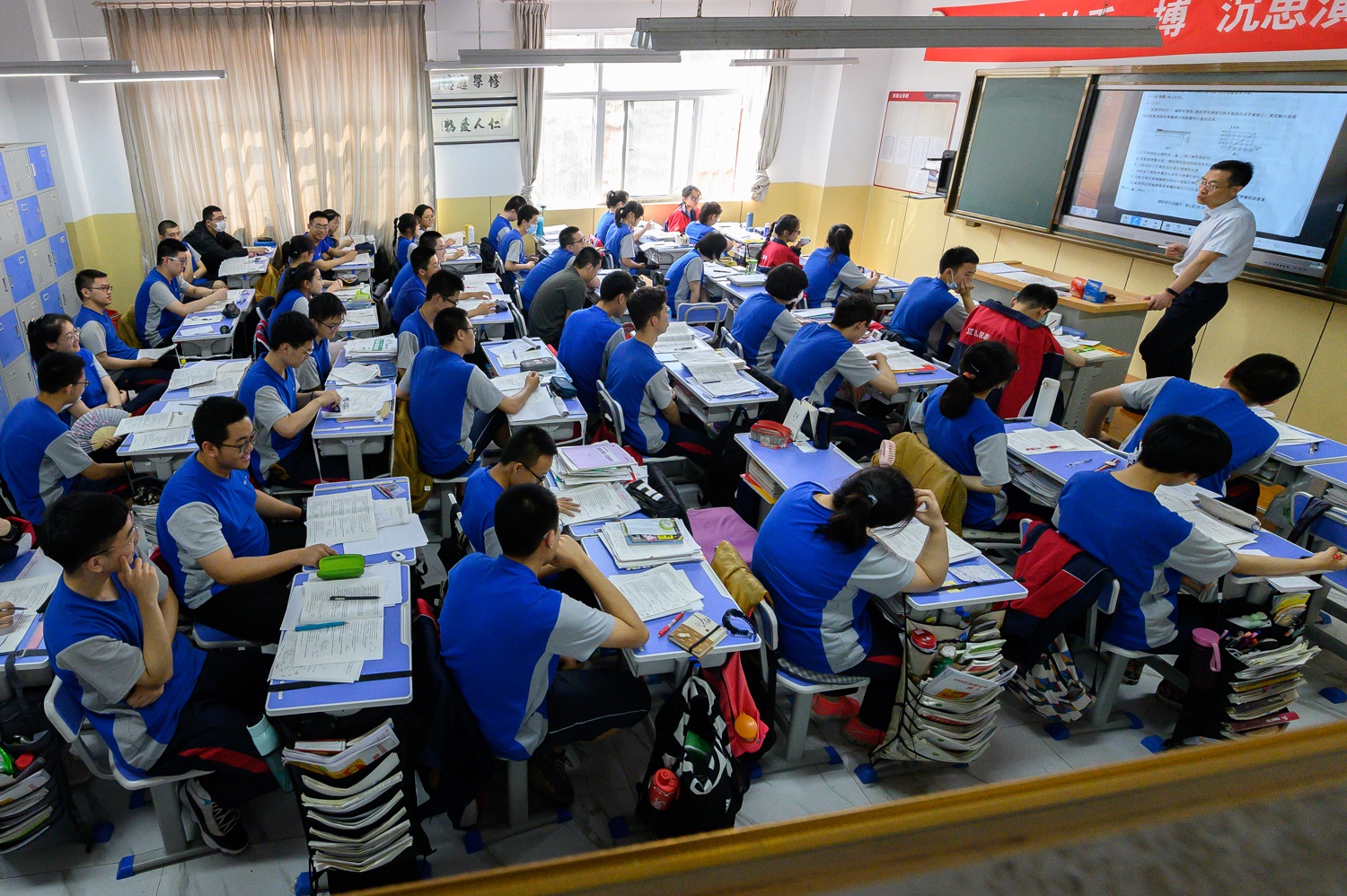 备战高考!探访紧张复习的太原高三学生,为最后两周时间冲刺