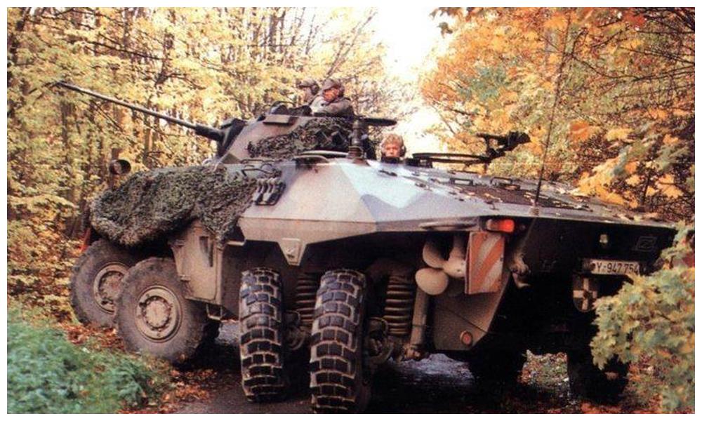 打不赢就逃跑的代表西德山猫装甲侦察车灵活但眼神不太好