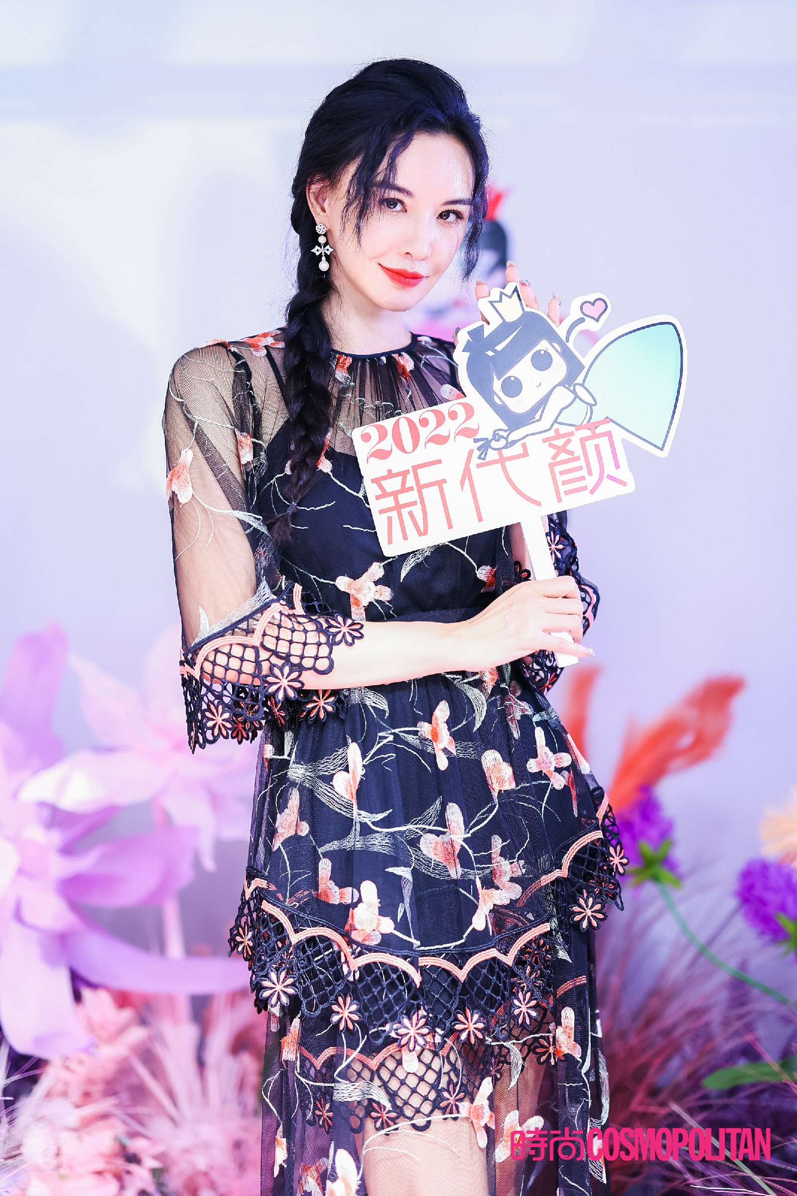 3/ 6莫小奇受邀出席2022时尚cosmo美容大奖 变身美