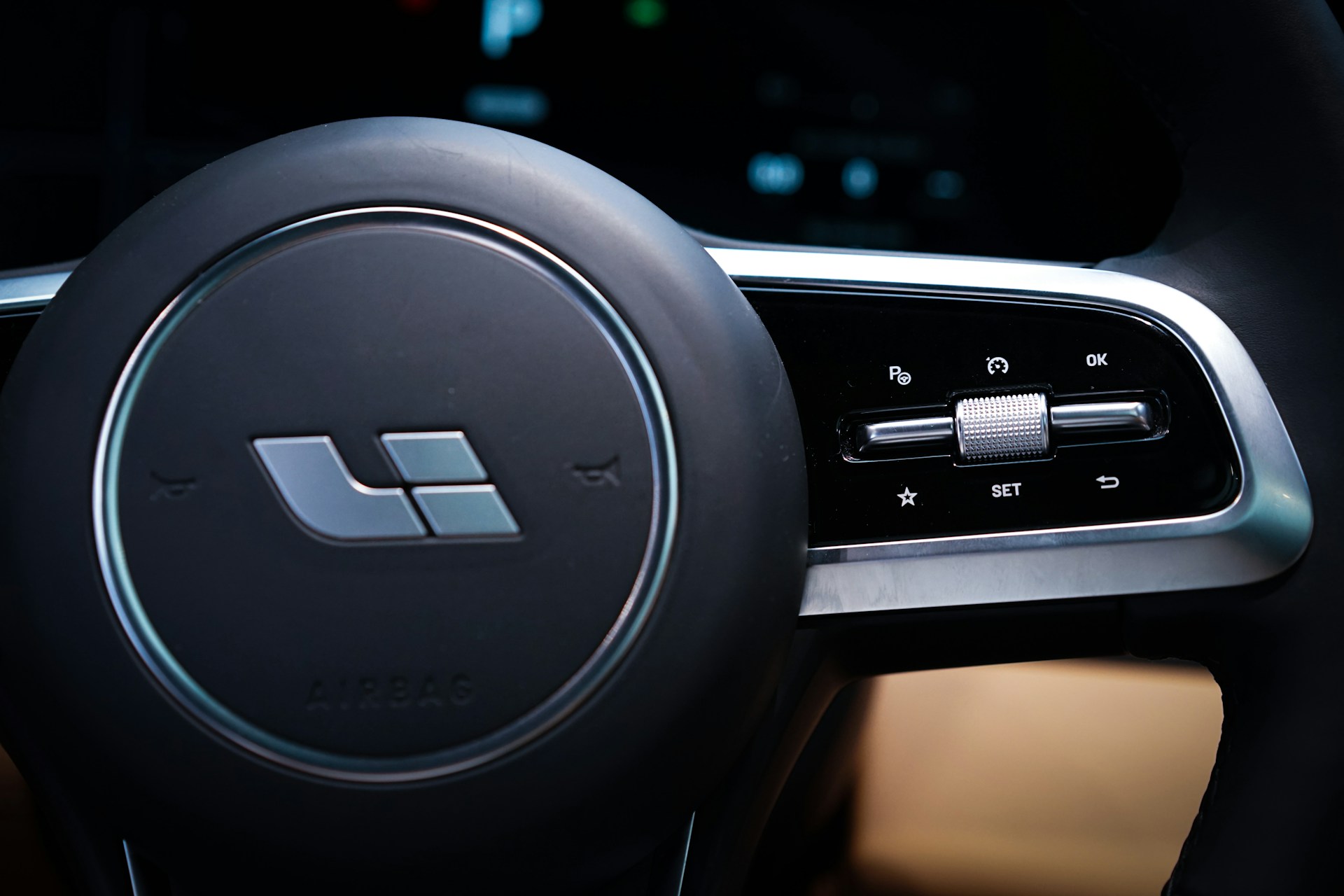 全新理想L9 Livis亮相，理想具身智能旗舰值得看好吗？