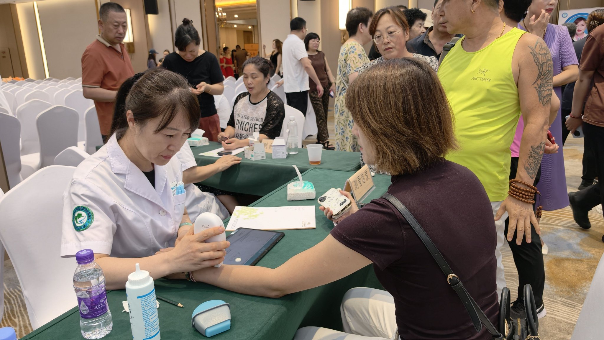 大连市长春商会举办第二届医师节专场活动 55位医学专家现场义诊 大连市长春商会举办第二届医师节专场活动 55位医学专家现场义诊