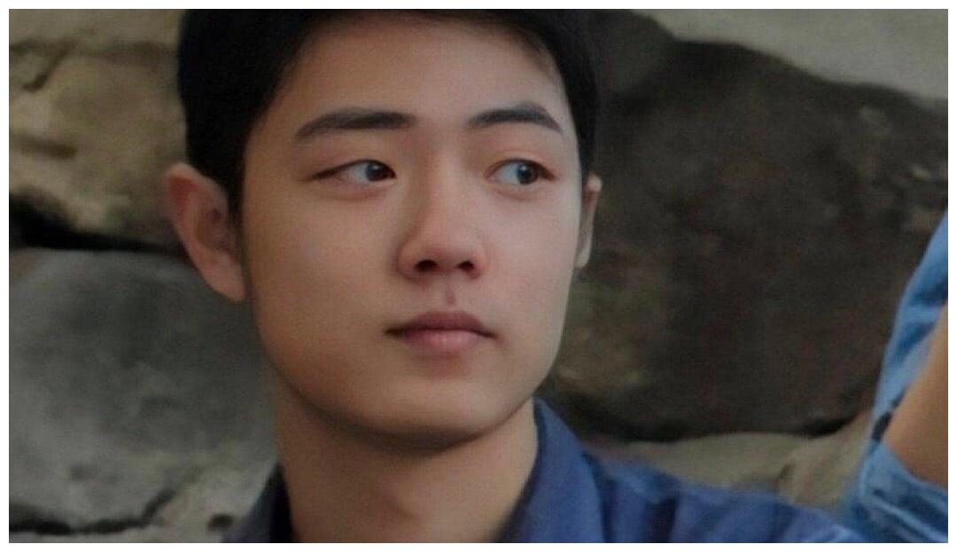 肖战为什么火看完他高中和大学时期的照片你就知道了