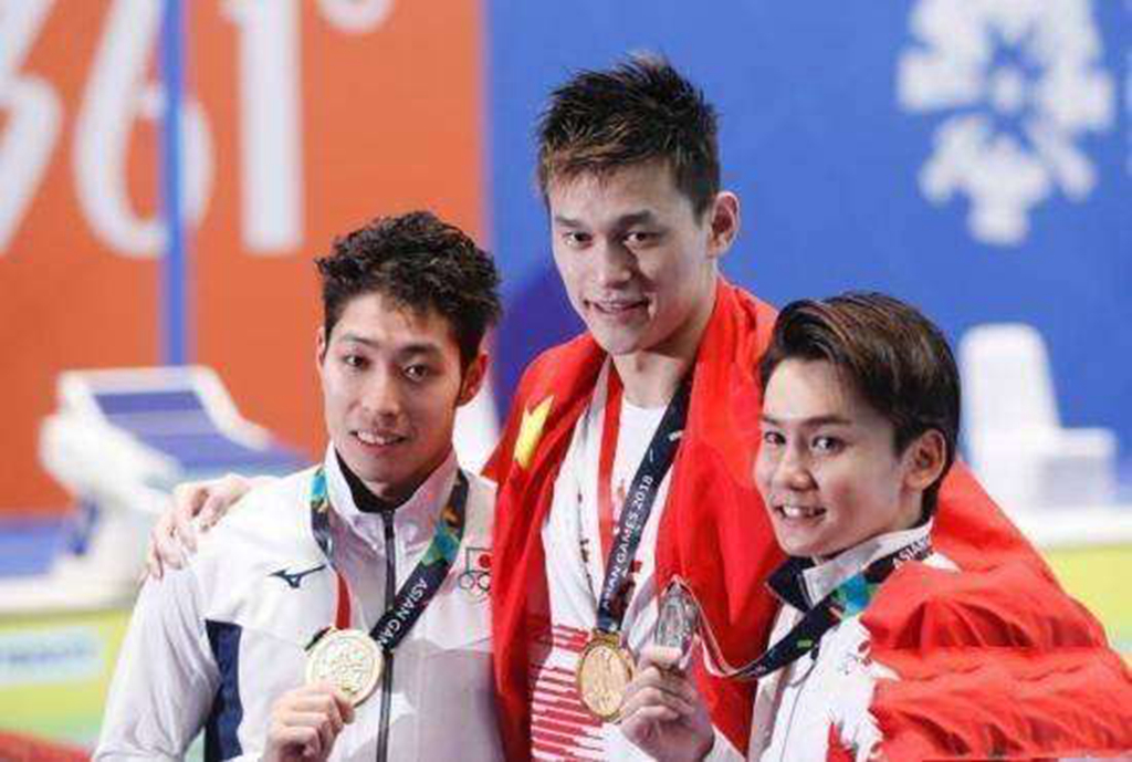 29岁孙杨在视频中现身！安静撸猫稍显落寞，禁赛风波意味着什么？休闲区蓝鸢梦想 - Www.slyday.coM