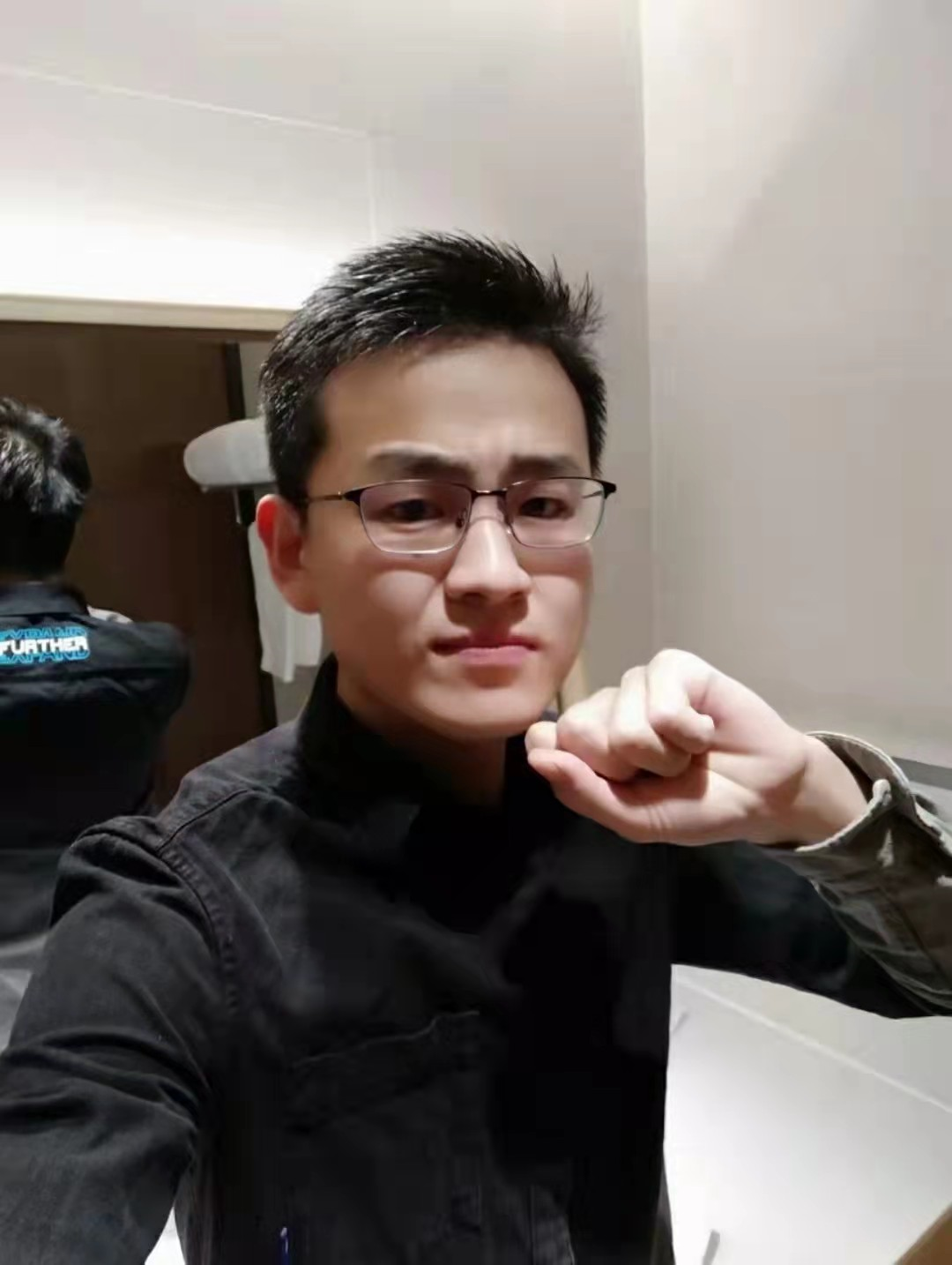 橙瓜专访米读签约作家鹿鸣95后作家单本稿费破300万