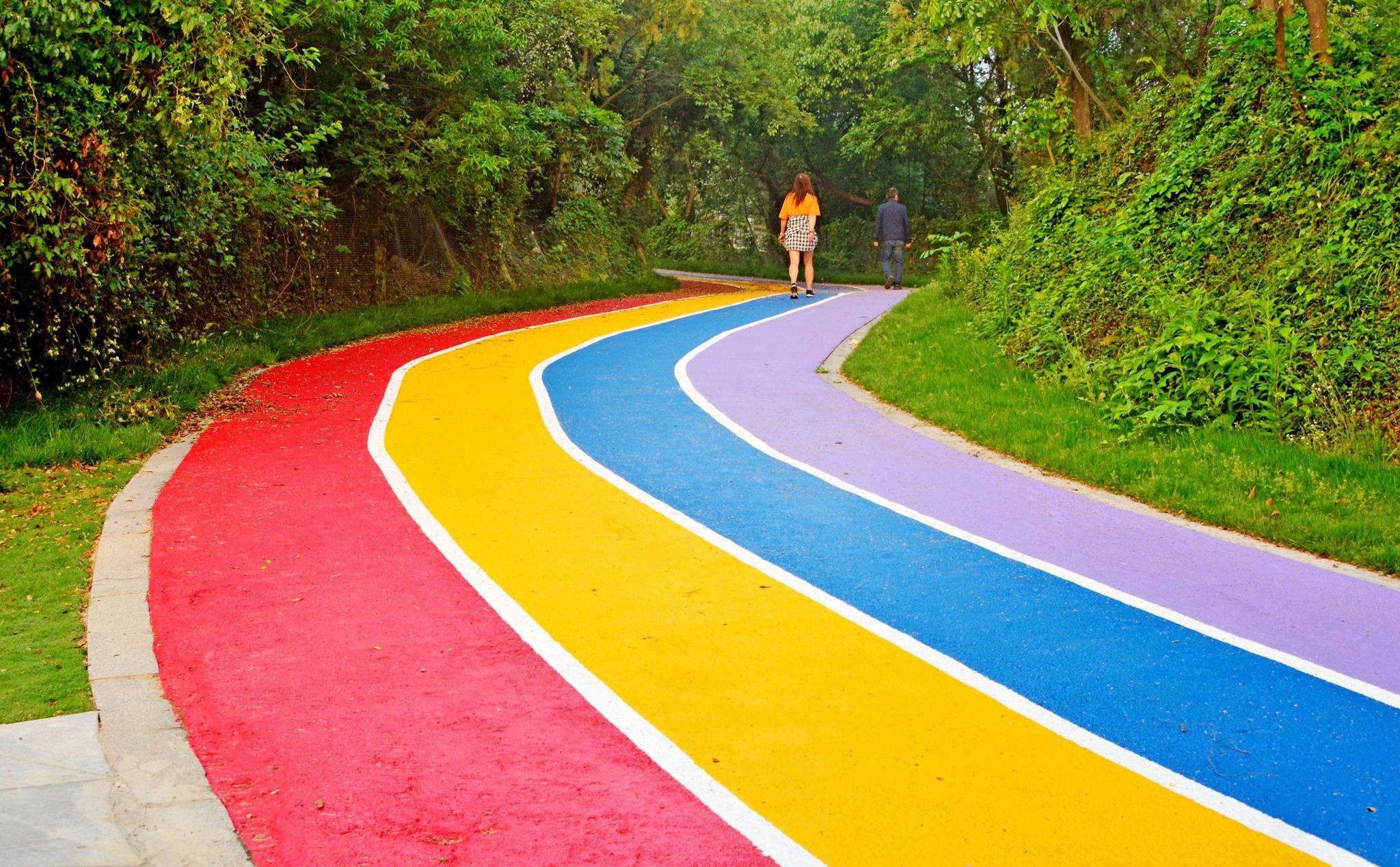 斗山顶上的彩虹步道