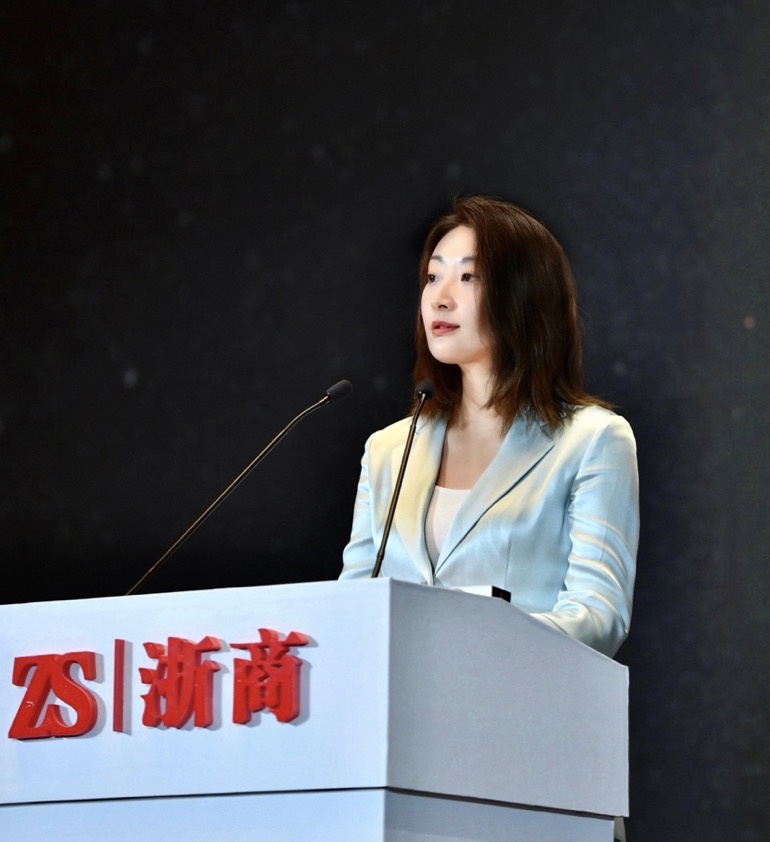 宗馥莉走向前台唤醒国字号娃哈哈