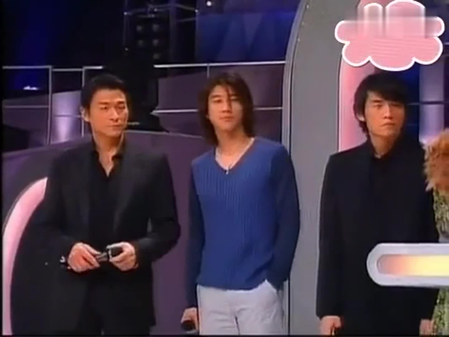 当刘德华 王力宏 谢霆锋在一起领奖 让周杰伦告诉你 什么是出道!