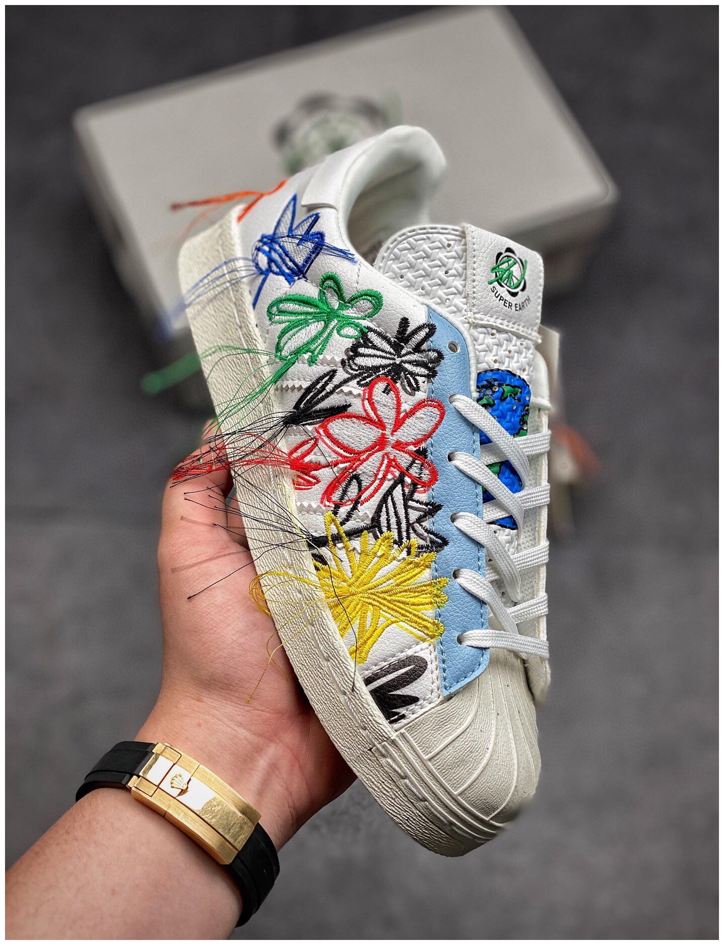 阿迪达斯三叶草贝壳头板鞋 刺绣小花朵