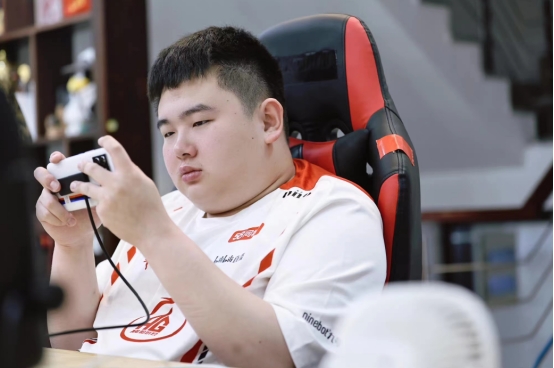 AG下一代野王出现,张角曝出未央买入细节,这300W花得太值了!休闲区蓝鸢梦想 - Www.slyday.coM AG下一代野王出现,张角曝出未央买入细节,这300W花得太值了!休闲区蓝鸢梦想 - Www.slyday.coM