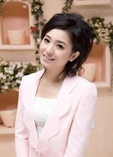 黑龙江电视台美女主持人翟毓红,酷似张泉灵,太漂亮了