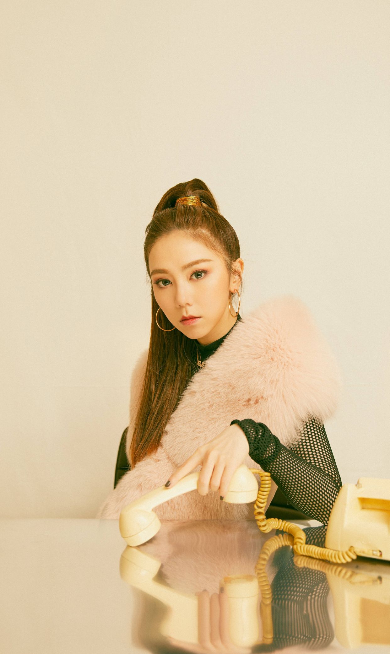 歌手邓紫棋,铁肺歌后,实力唱将,淡妆清纯漂亮,请看美照