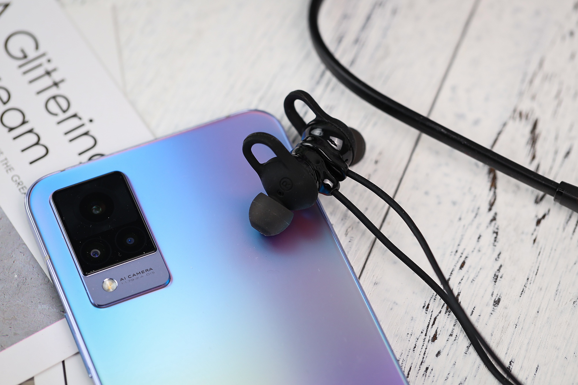 轻薄渐变炫彩机身 vivo s9手机外观图赏