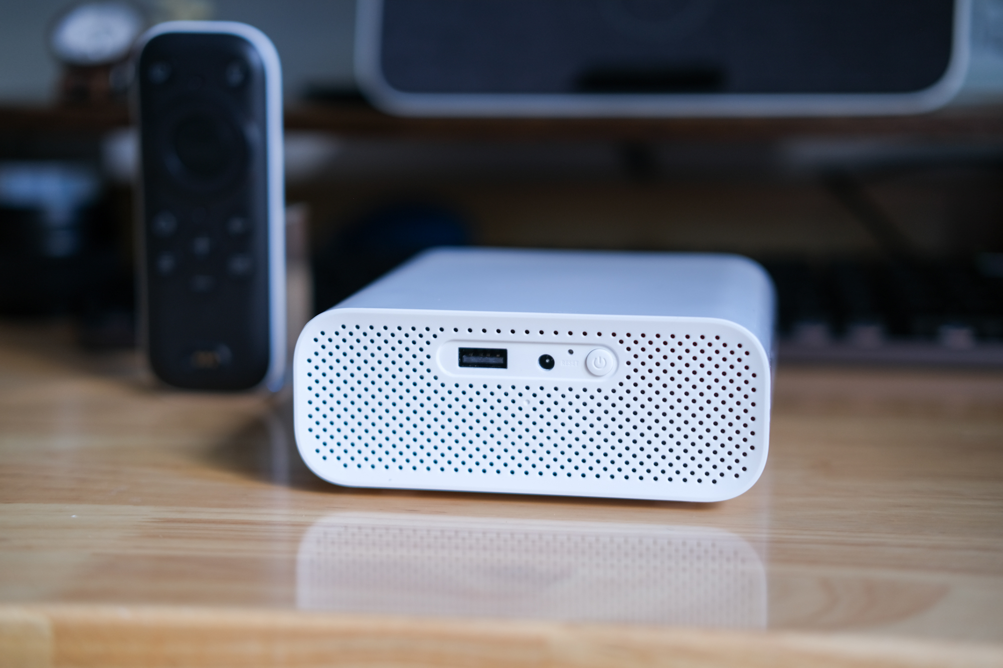 天猫精灵智能投影仪小白盒测评还真的是个移动的电影院