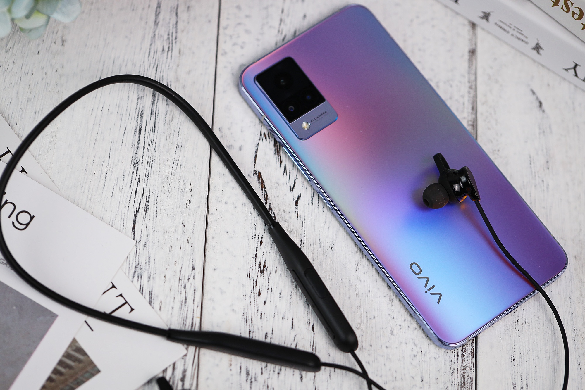 轻薄渐变炫彩机身 vivo s9手机外观图赏