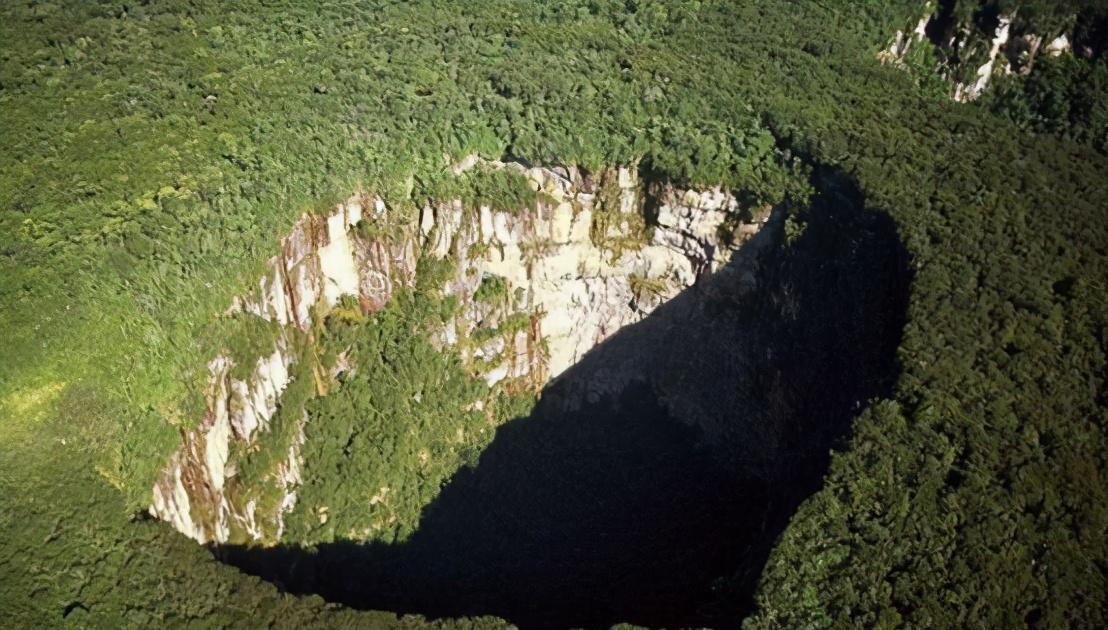 中国六大禁地之一,也是中国最为出名的"死亡谷",至今无人进入