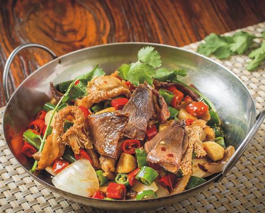 干锅牛杂香辣十足的做法|牛杂|干锅|香辣_新浪新闻