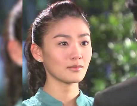 恋爱女王:知道真相的女子,在马路边找到了男子