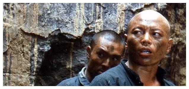 他拍戏写过三次遗书拍水浒传与虎打斗黑山路与狗打斗