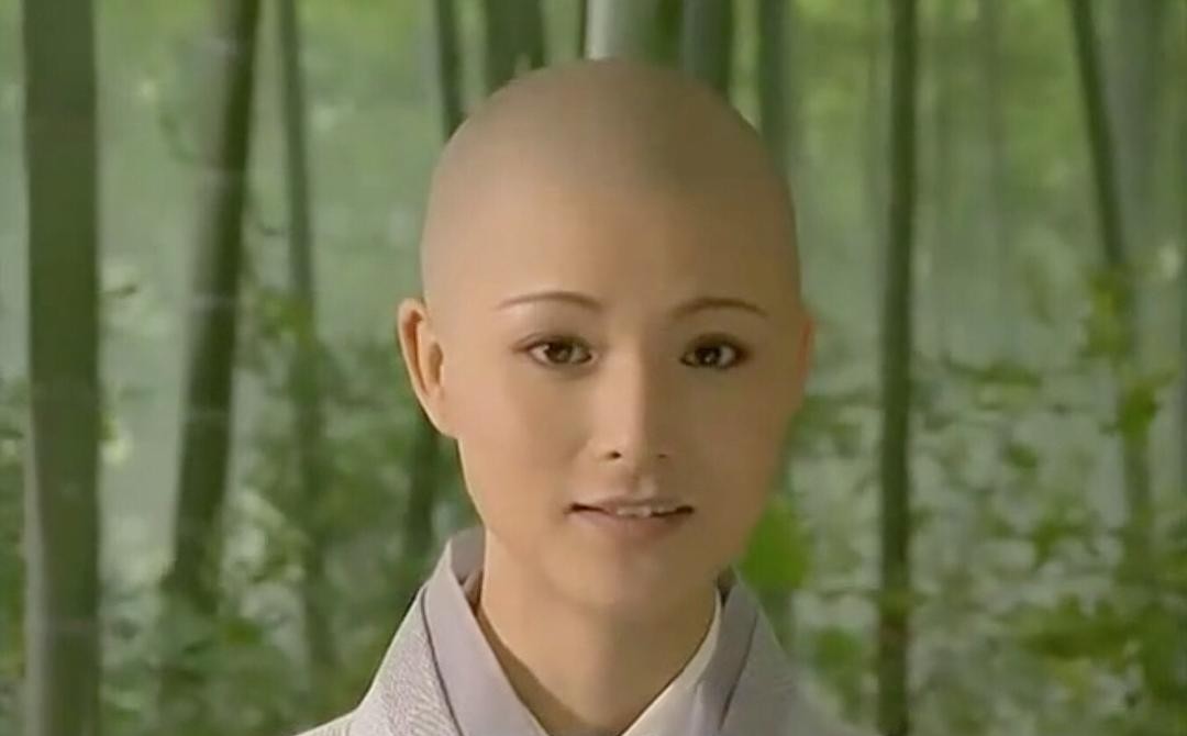 笑傲江湖:金庸笔下最美貌痴情的小尼姑,令狐冲为什么不爱她?