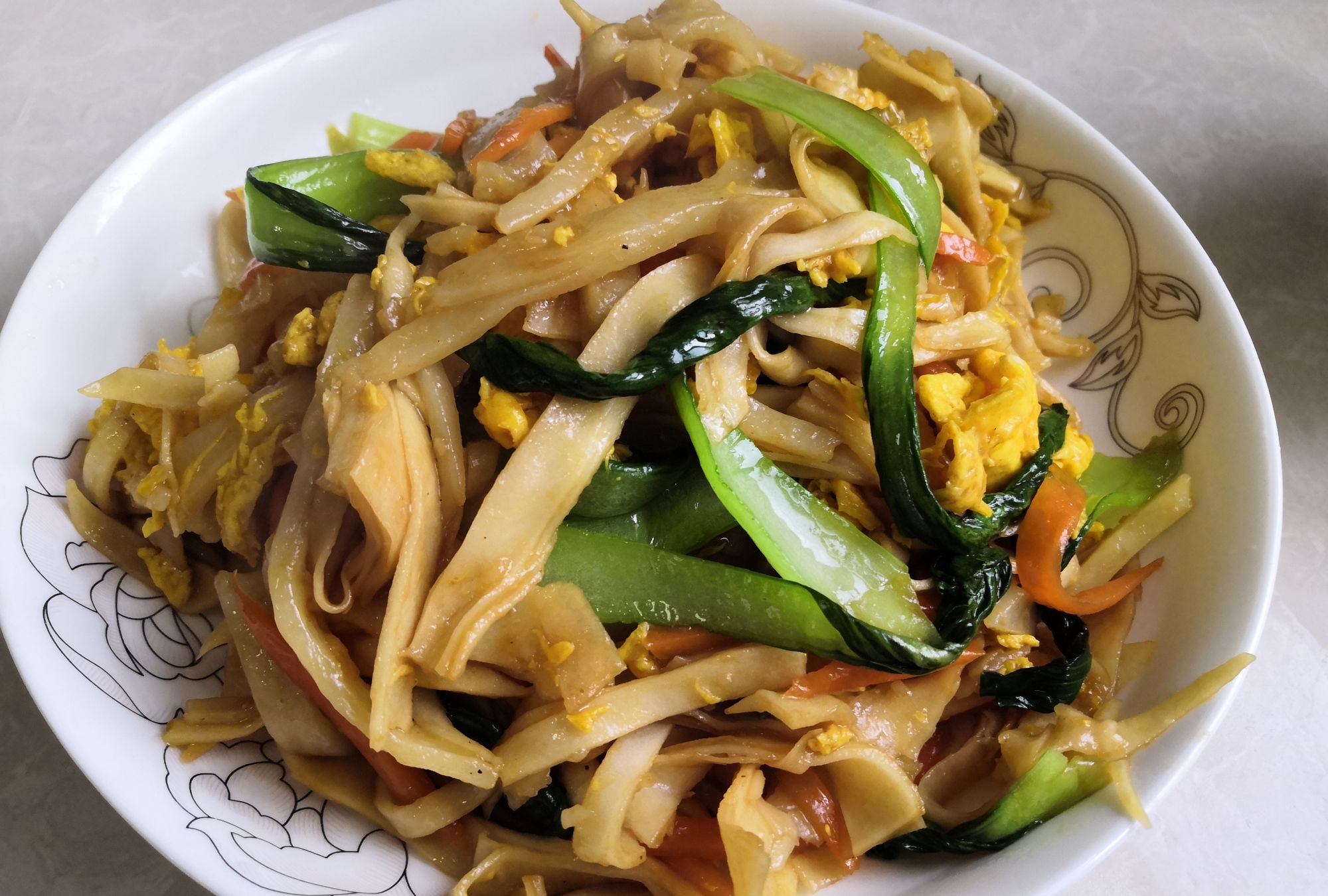 鸡蛋炒饼丝,有面有蛋又有菜,做早餐好吃又好做_高清图集_新浪网