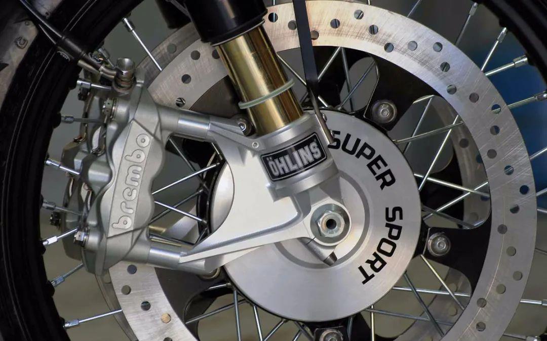 壕气!水平对置六缸的caferacer