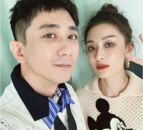 王自健上节目变控制狂,遭郝蕾怒怼,网友:终于知道他被打的原因