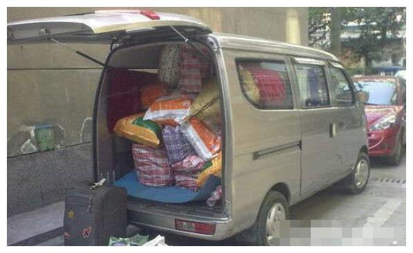 面包车拉人拉货都被罚,车主反问:你说我买车还能拉啥?