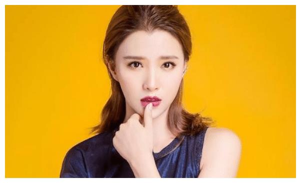 在看到这样的女明星是也让网友们都说这哪里是一个女明星,反而没有一