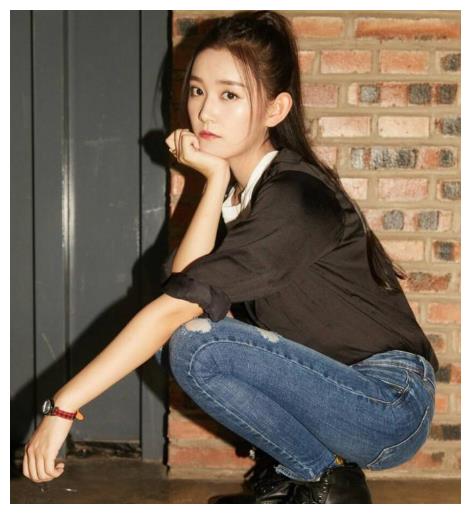 蒋依依终于长大啦晒健身照秀柯基臀郭麒麟赚了