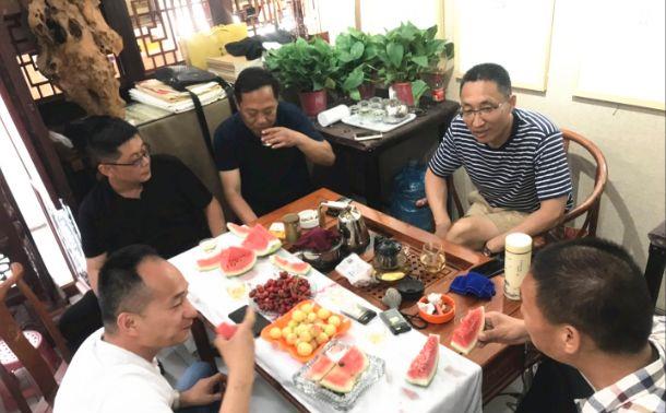 为什么广东人喜欢喝茶谈生意,北方人喜欢靠酒,茶文化你知多少?