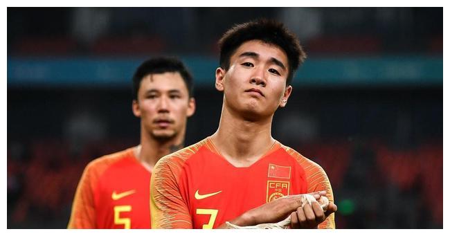 张琳芃最新伤情:腰间盘和脊椎韧带损伤!缺阵不影响国足打越南