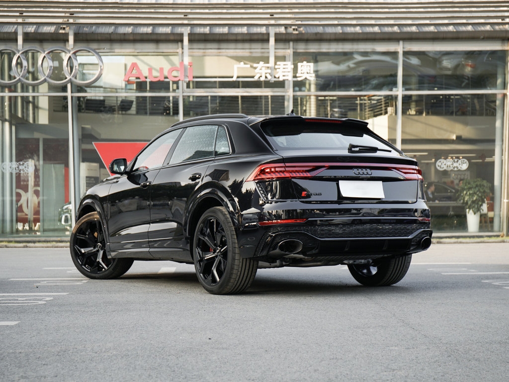 奥迪旗舰suv配兰博基尼urus发动机38s破百外观炫酷